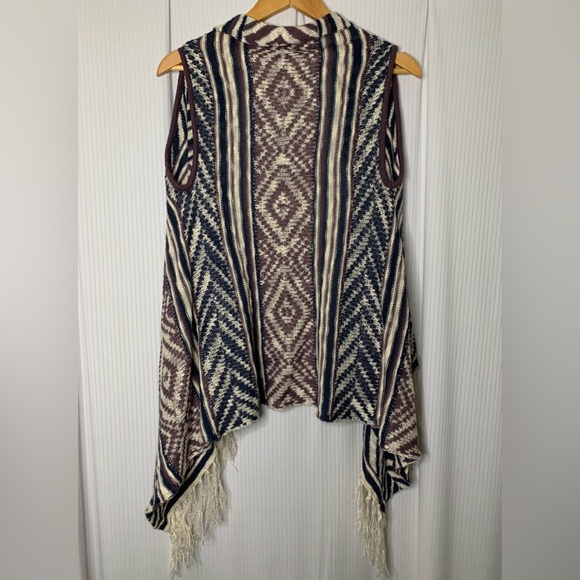 Pink Rose - Open Front Sleeveless Cardigan W/ Waterfall Collar And Fringe Detail - Picture 2 of 8